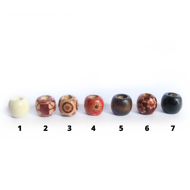 Perles en bois colorées