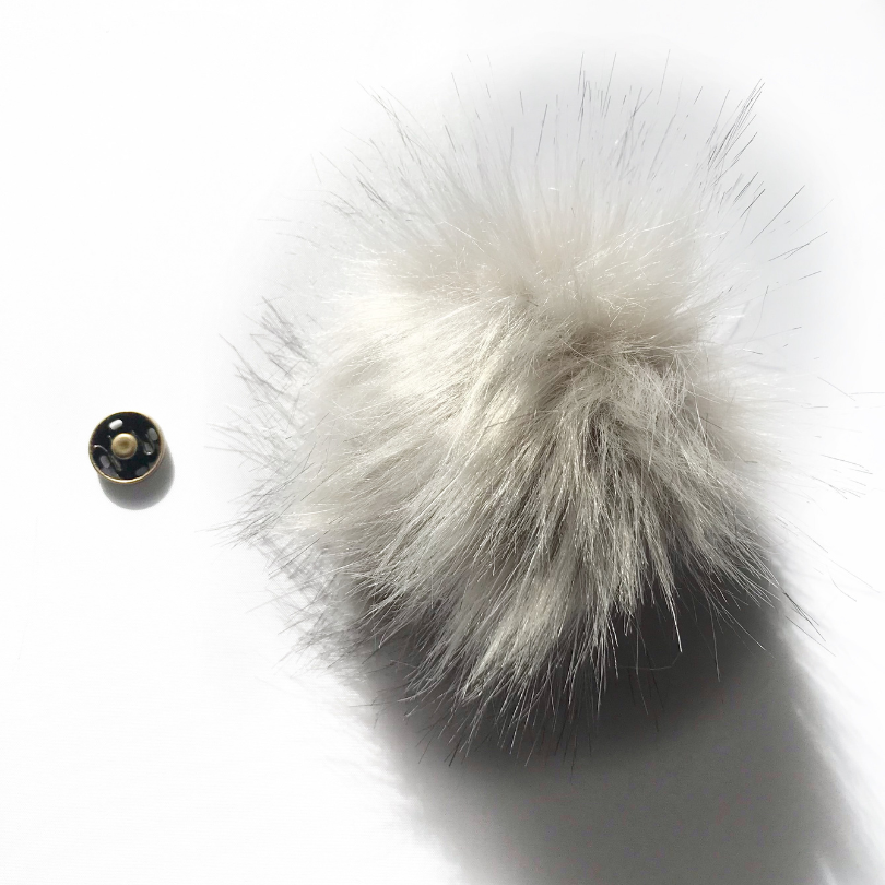Pompon en fausse fourrure - 10 cm